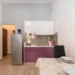 Pleasant Oriana Near The Sea-pula بيت ضيافة