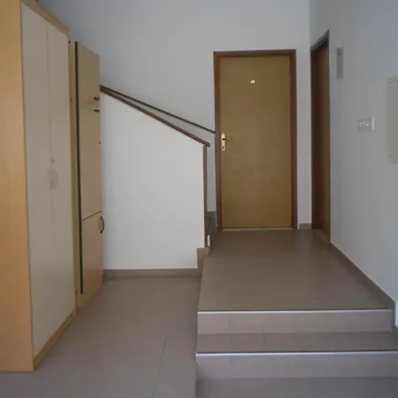 Pleasant Oriana Near The Sea-pula Pensionat 3*