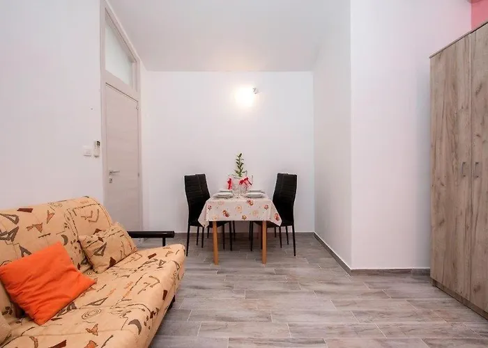 Pleasant Oriana Near The Sea-pula 3* Pula