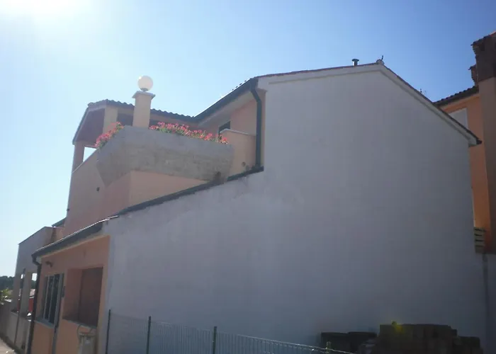 Pleasant Oriana Near The Sea-pula 3*