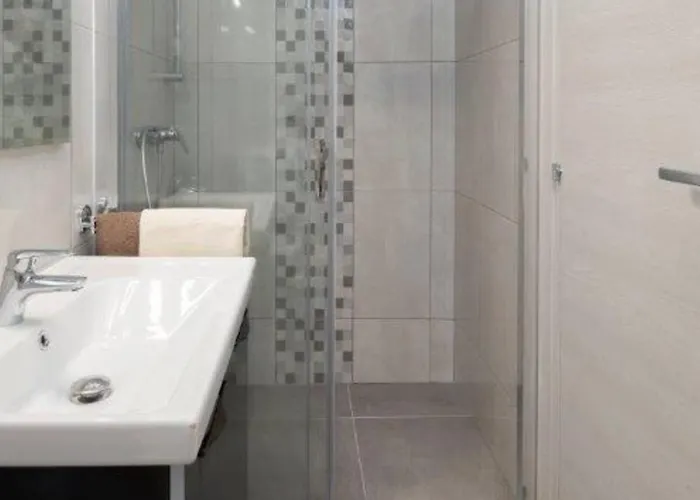 Pleasant Oriana Near The Sea-pula Konukevi Pula