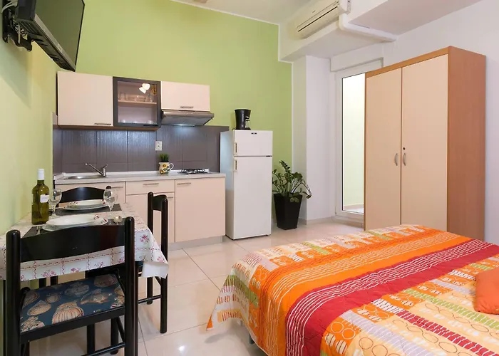 Konukevi Pleasant Oriana Near The Sea-pula Pula