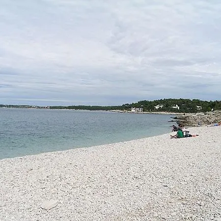 Pleasant Oriana Near The Sea-pula * Pula